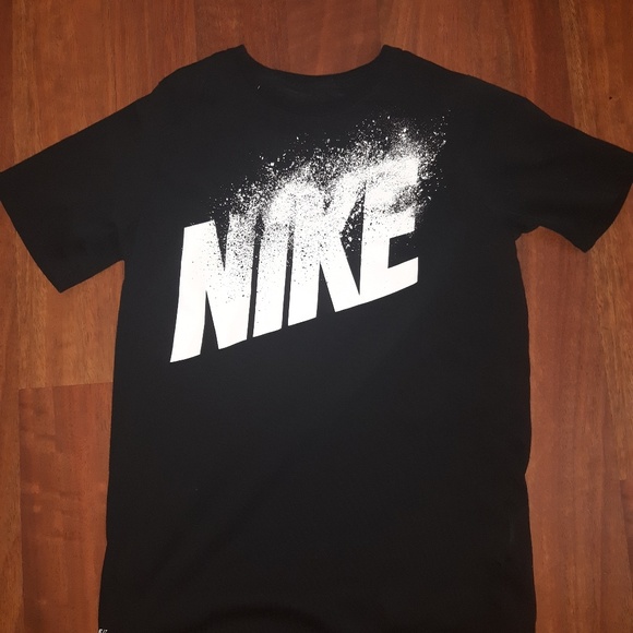 Nike shirts - Picture 8 of 8